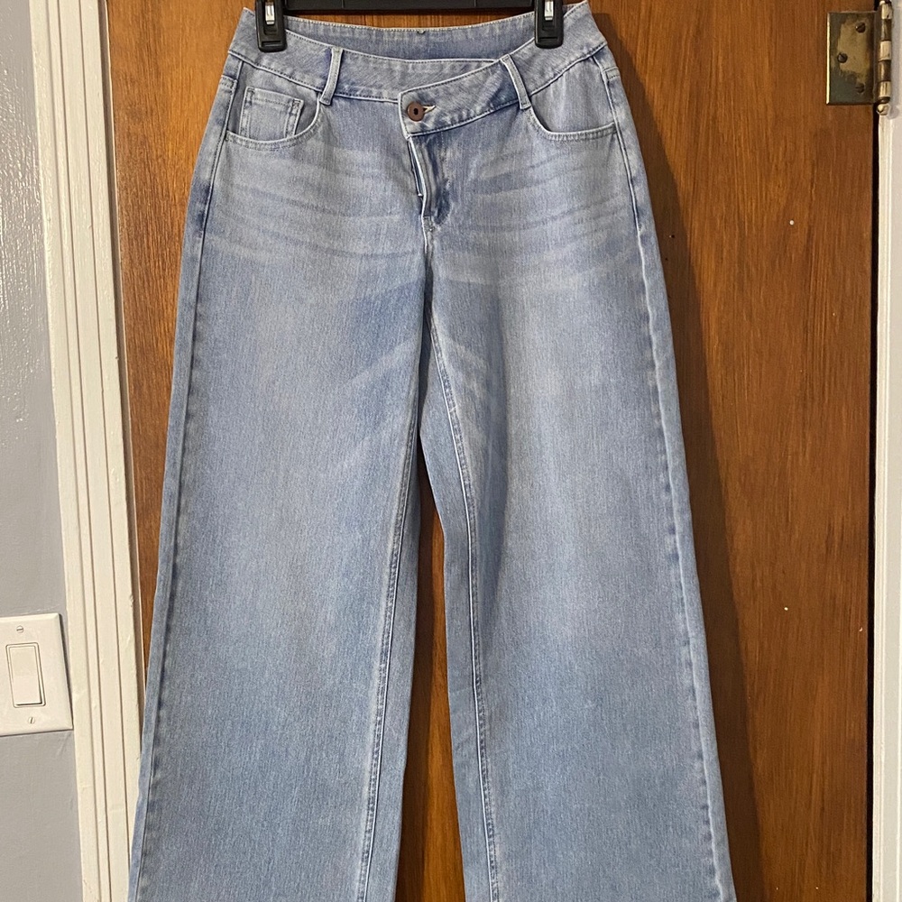 Classic Light Blue Women's Jeans
